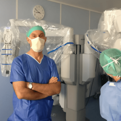 Las ventajas de la cirugía robótica según el doctor Juan Carlos Meneu. oncocir clínica de ginecología y cirugía general en Madrid
