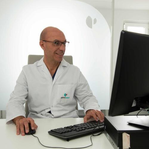 El Doctor Juan Carlos Meneu Díaz ofrece sus opiniones sobre el cáncer anal y su detección temprana. oncocir clínica de ginecología y cirugía general en Madrid