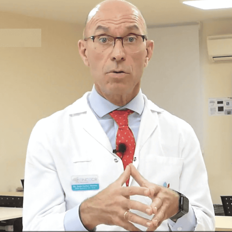 Entrevista al Dr Juan Carlos Meneu Díaz y sus opiniones sobre la digitalización en cirugía impulsar la asistencia sanitaria del futuro sin robotizar ni des oncocir clínica de ginecología y cirugía general en Madrid